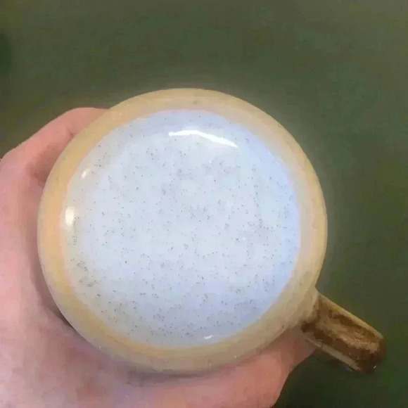 Vintage speckled stoneware with painted flower motif coffee/tea mug - Picture 4 of 6